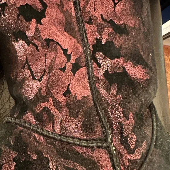 Ugg Classic Short Purple Metallic Camo Boots Size 7