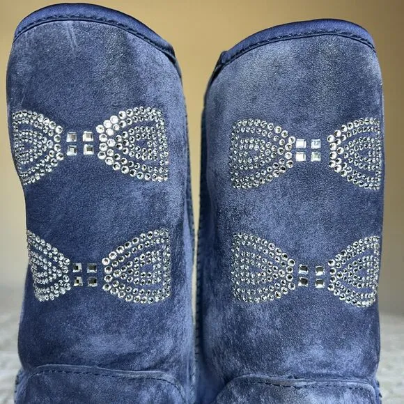 UGG Classic Short Swarovski Crystal Bow Boot Blue Suede Women 6 Sheepskin Cozy