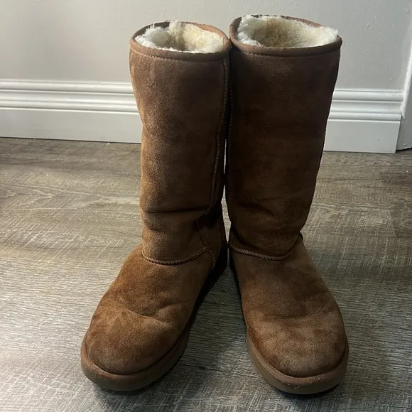 UGG Classic Tall Chestnut Boots Size 9