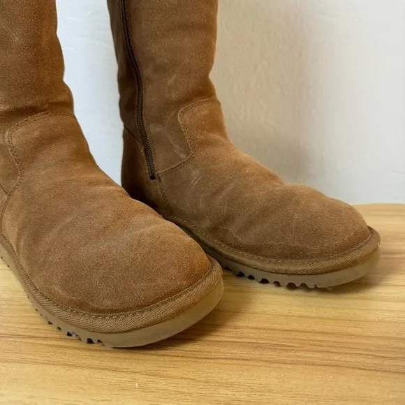 UGG Classic Tall Full Zipper Chestnut Suede Upper 100% Authentic Sz 3