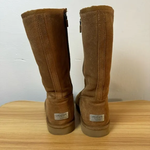 UGG Classic Tall Full Zipper Chestnut Suede Upper 100% Authentic Sz 3