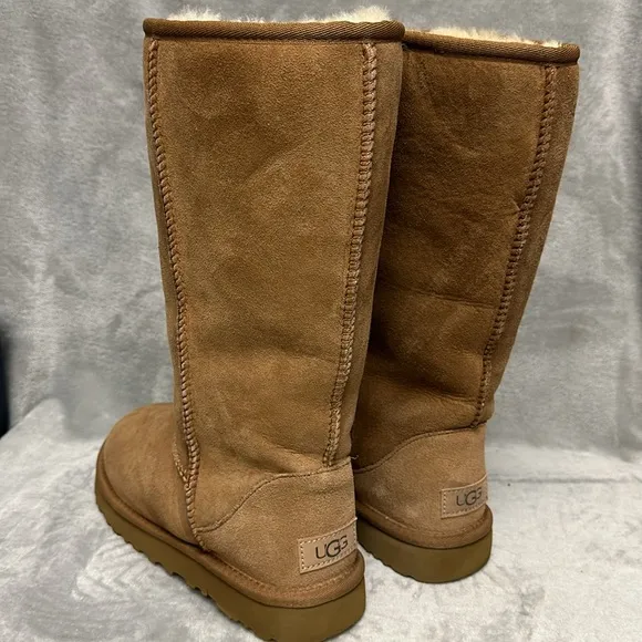 UGG Classic Tall II Boots Size 7