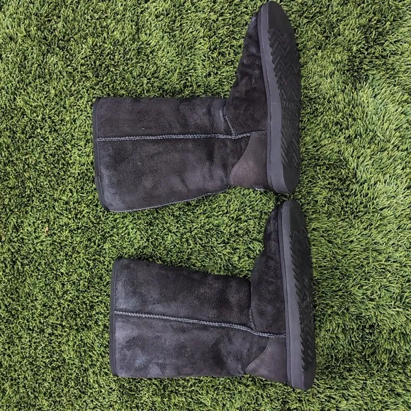 UGG Classic Tall Shaft Women's Shearling Boots
