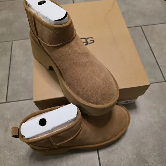 UGG Classic Ultra Mini Boots - Chestnut