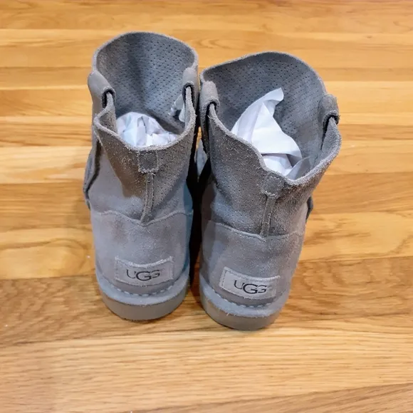 UGG Classic Unlined Mini Perf Boots Size 9 Grey UGG