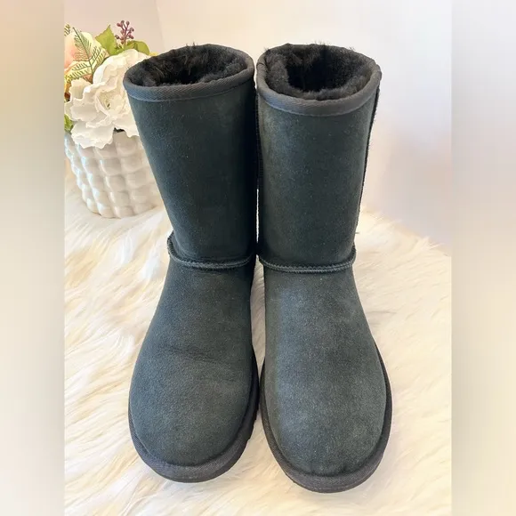 UGG Classic Women’s Custom Made Black Crystal Boots with Bows Size 8