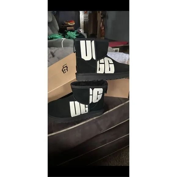 🔥UGG Classic mini Blk Logo boots-size 6