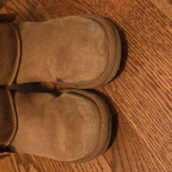 UGG Daelyn boots