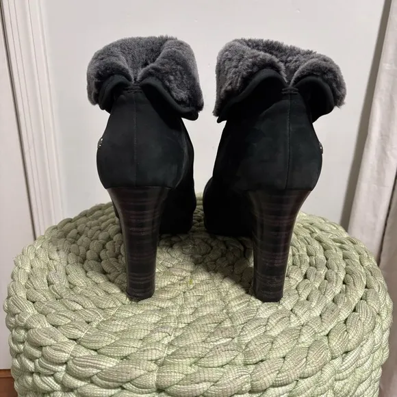 UGG Dandylion Black Nubuck Gray Shearling Cuff Slip On Heel Ankle Booties