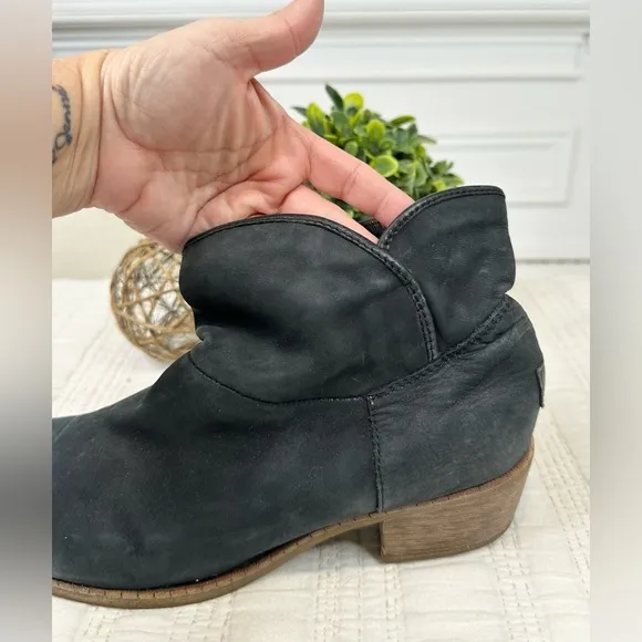 UGG “Darling” Suede Ankle Boots in Black Size 9.5