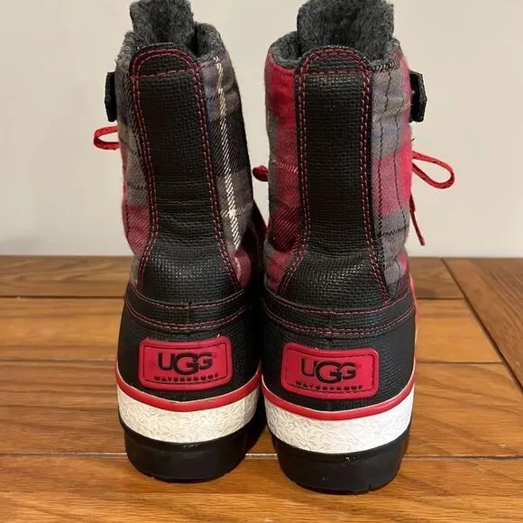 Ugg Decatur Plaid Boots size 6.