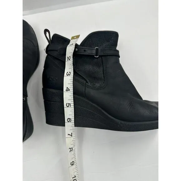 UGG Emalie Winter Ankle Wedge Boots Womens Size 7 EU 38 Black Leather Zip Buckle