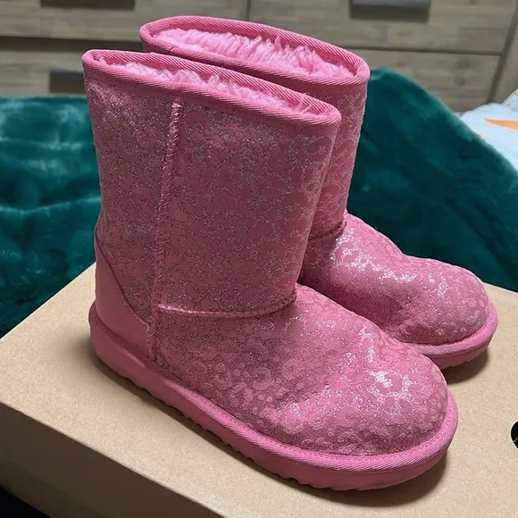 UGG Girl’s Classic Glitter Leopard Boots