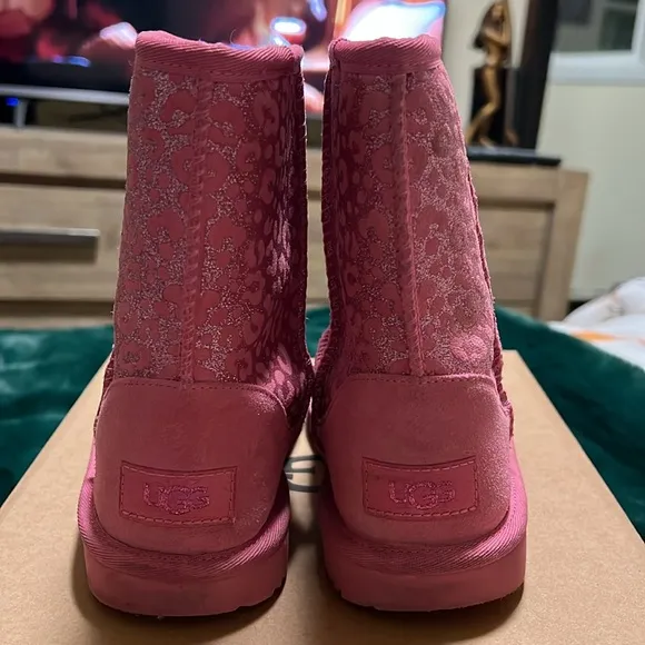 UGG Girl’s Classic Glitter Leopard Boots