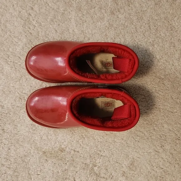 UGG girl's clear classic red mini boots