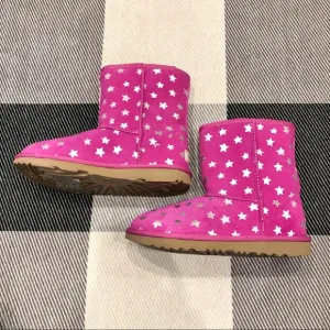 Ugg Girl’s Pink Suede Star Boots New 4