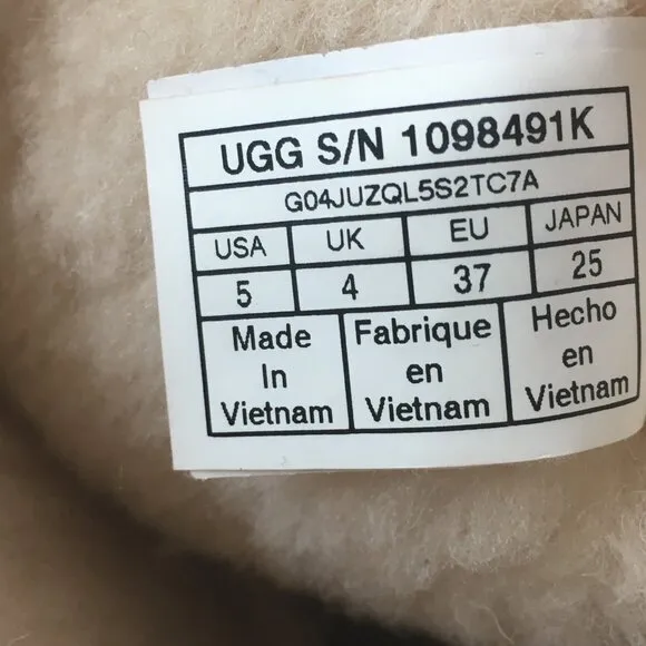 UGG Gold Glitter Sparkle Fur Boots Classic II Youth Size 5 Girls Kids 1098491K