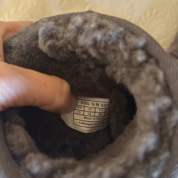 UGG Gray Suede kids Boots, size 13