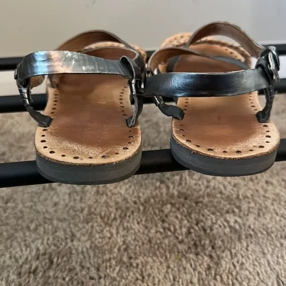 UGG Jordyne Braid Flat Brown Sandal size 7
