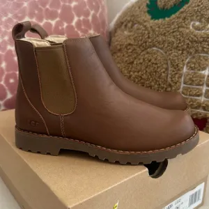 UGG K Callum brown slip on boots kids 2 boys girls sherpa unisex