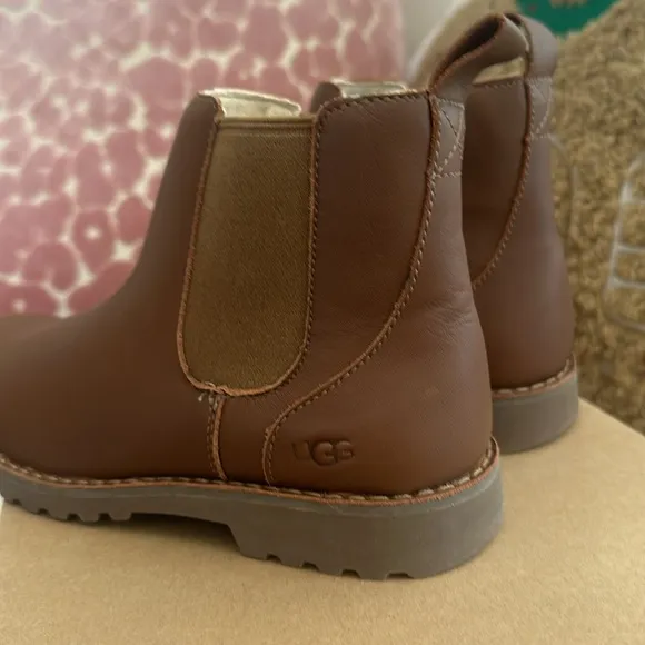 UGG K Callum brown slip on boots kids 2 boys girls sherpa unisex