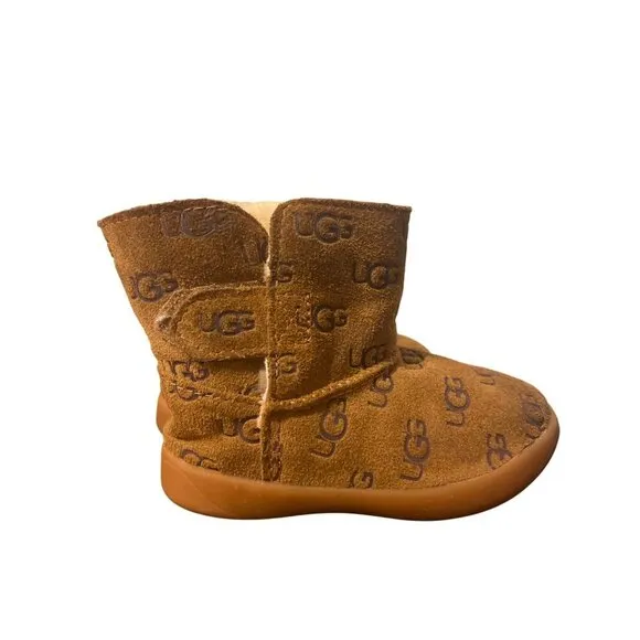 UGG  Keelan Embossed Logo Toddler Brown Slip-On Boots Size 7 1129075T Unisex