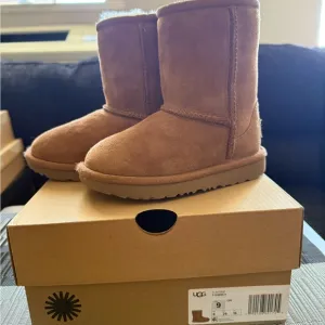 UGG Kids Classic Brown Boots size 9 Toddler