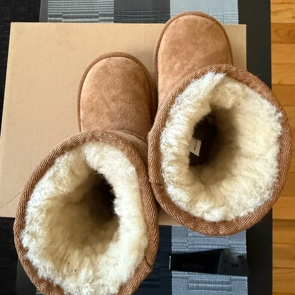 UGG Kids Classic Brown Boots size 9 Toddler