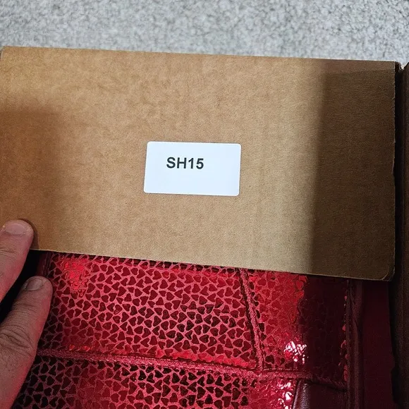 UGG Kids Classic II Gel Hearts (Big Kid) Unisex Boots Size 5 Brand New - No Box