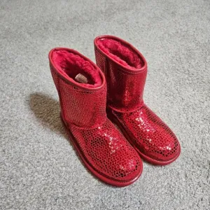 UGG Kids Classic II Gel Hearts (Big Kid) Unisex Boots Size 5 Brand New - No Box