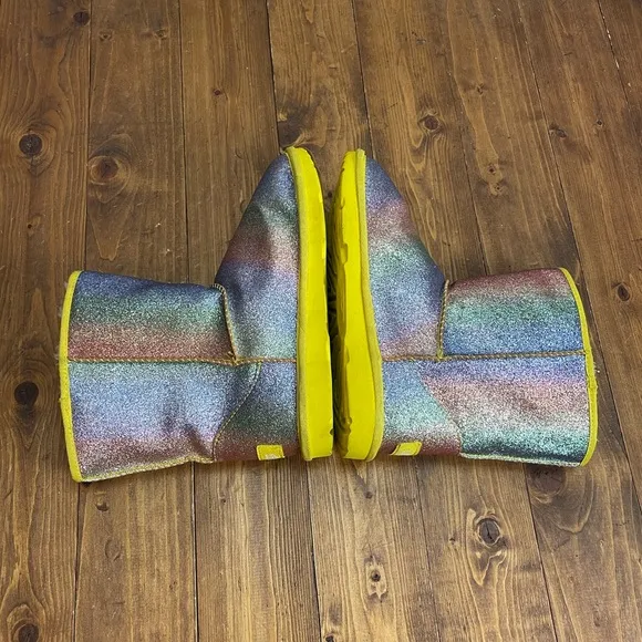 Ugg kids classic II glitter boots size 4