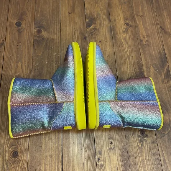 Ugg kids classic II glitter boots size 4