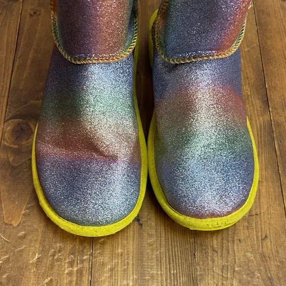Ugg kids classic II glitter boots size 4