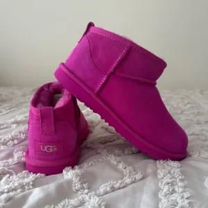 UGG Kids' Classic Ultra Mini Boots Berry Color