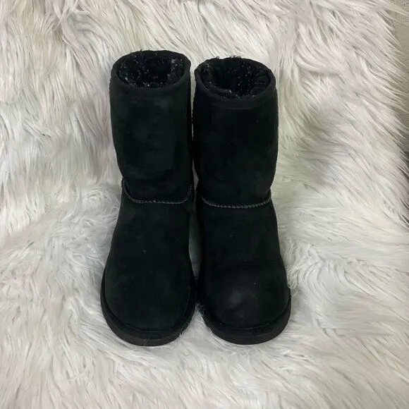 UGG Kids S/N 5251 black signature classic II sheepskin short boots 4