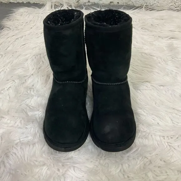 UGG Kids S/N 5251 black signature classic II sheepskin short boots 4