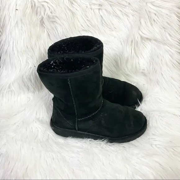 UGG Kids S/N 5251 black signature classic II sheepskin short boots 4