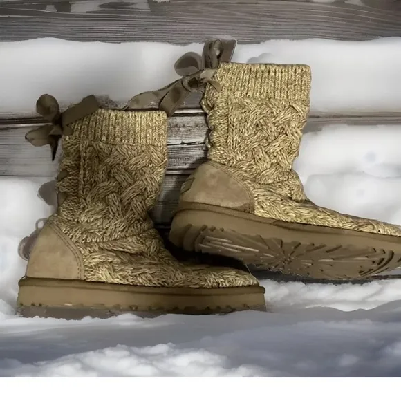 UGG - Knit Boots With Ribbon In Back Light brown sz 7