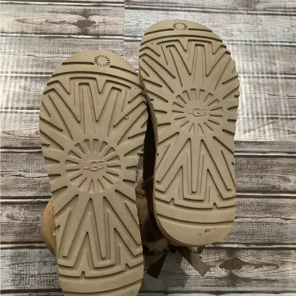 UGG - Knit Boots With Ribbon In Back Light brown sz 7