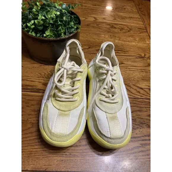 𝅺UGG MARGARITA YELLOW LA CLOUD FASHION SNEAKERS, WOMEN US 8.5/ EUR 39.5