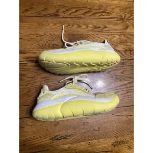 𝅺UGG MARGARITA YELLOW LA CLOUD FASHION SNEAKERS, WOMEN US 8.5/ EUR 39.5
