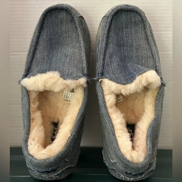 UGG Men's Denim Loafers with Shearling Lining Size 10 NWOT
