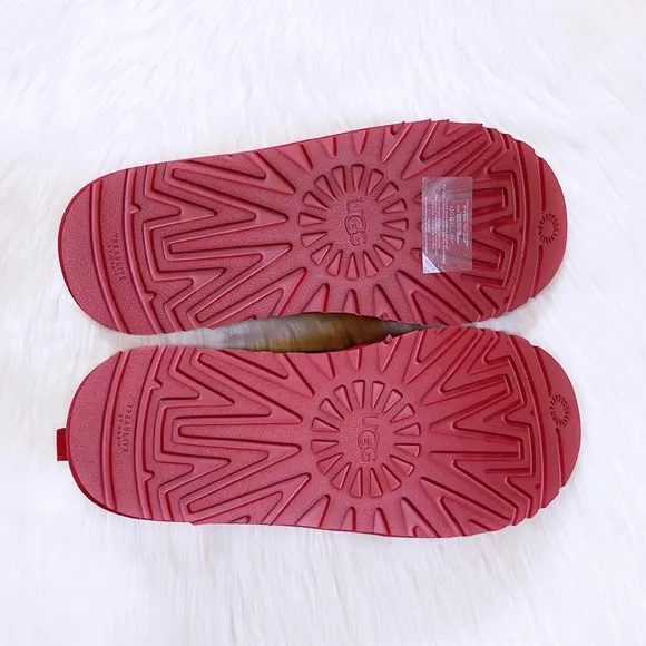 UGG Men’s Neumel Chukka Boots In Samba Red