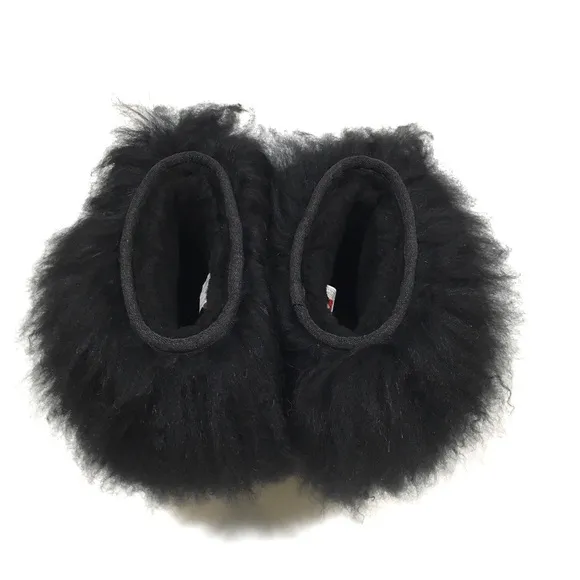 UGG MONGOLIAN CLASSIC SHORT SHEEPSKIN CUFF BOOTS -BLACK SUEDE -WOMENS US 5 -NEW