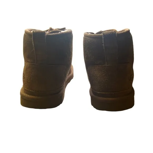 UGG Neumel Men’s Suede Boots in Chestnut Size 6