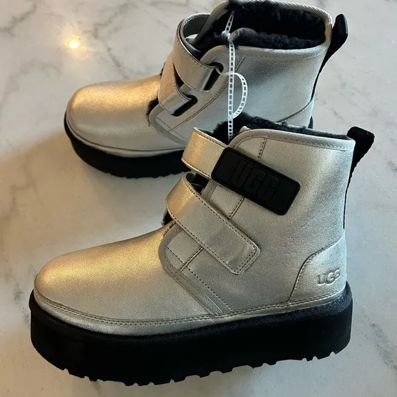 UGG NEUMEL PLATFORM LEATHER KIDS Boots Silver and black New size 4 Kids