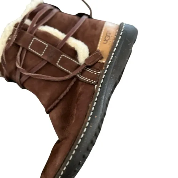 UGG Nubuk Cove Sherpa Suede Leather Brown Short Boots