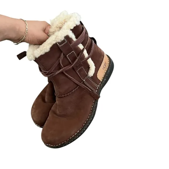 UGG Nubuk Cove Sherpa Suede Leather Brown Short Boots