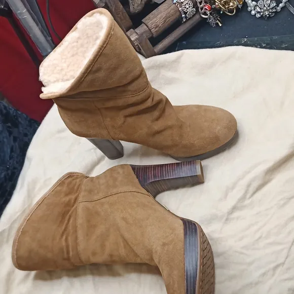UGG platform Heels Boots Suede Sheep skin size 6