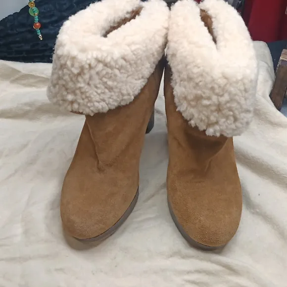 UGG platform Heels Boots Suede Sheep skin size 6
